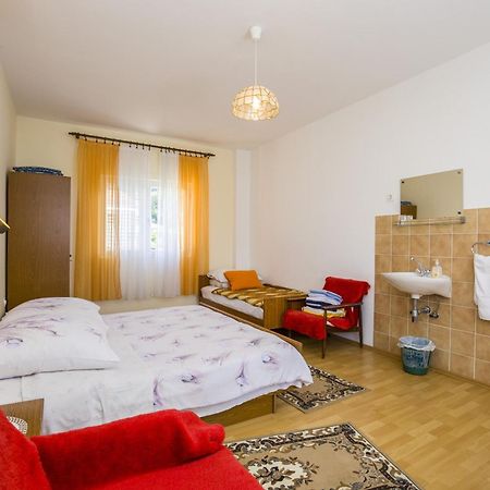 Rooms Padovan Banjol Exterior foto