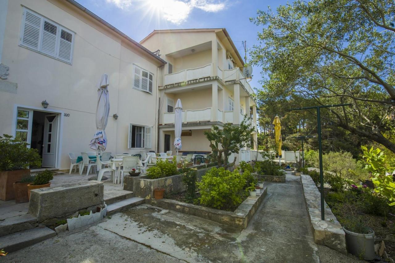 Rooms Padovan Banjol Exterior foto