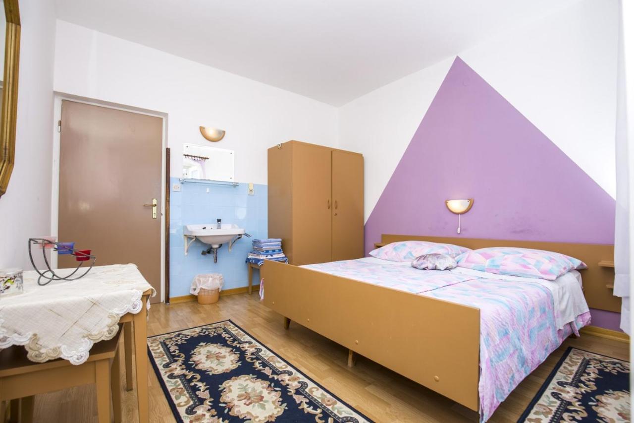 Rooms Padovan Banjol Exterior foto
